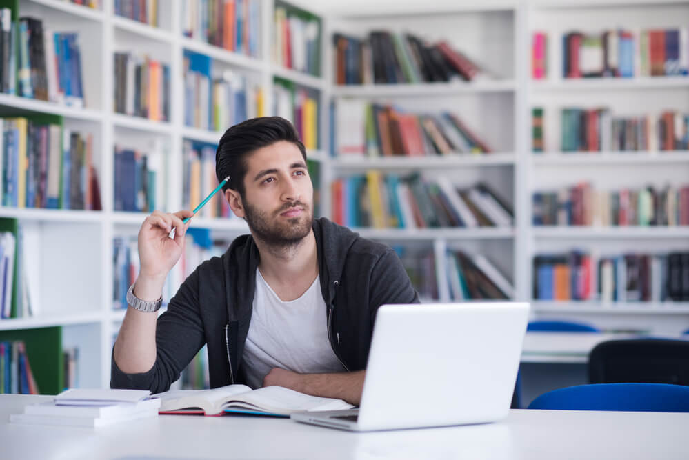 Curso técnico ou faculdade: qual a melhor opção?